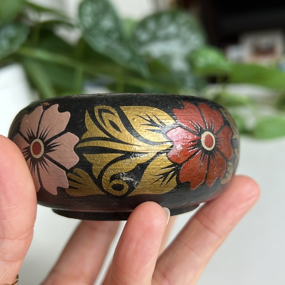 Vintage Small Mini Painted Floral Wood Vase - Picture 9 of 16